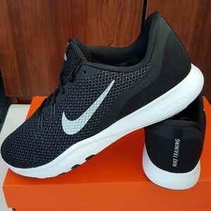 NIKE FLEX TRAINER 7 WOMEN'S US SZ7.5 BRAND NEW IN BOX